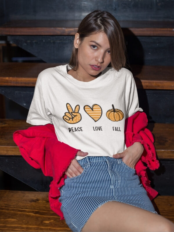 PEACE/LOVE/FALL OVERSIZED TSHIRT. - Image 3