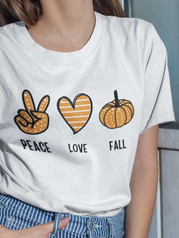 PEACE/LOVE/FALL OVERSIZED TSHIRT. - Image 2