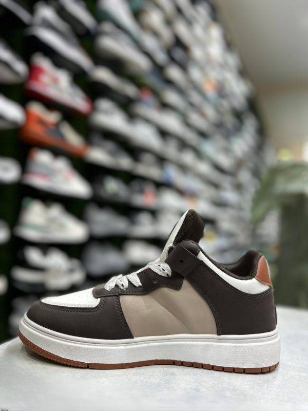 SOBAR IMPORTED SNEAKER - Image 2