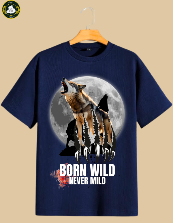 BORN WILD WOLF OVERSIZED TSHIRT.